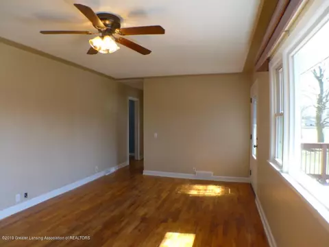 1371 Cloverleaf Rd, Lansing, MI 48906 photo 4