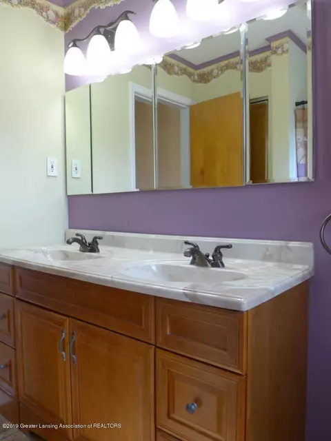 1371 Cloverleaf Rd, Lansing, MI 48906 photo 21