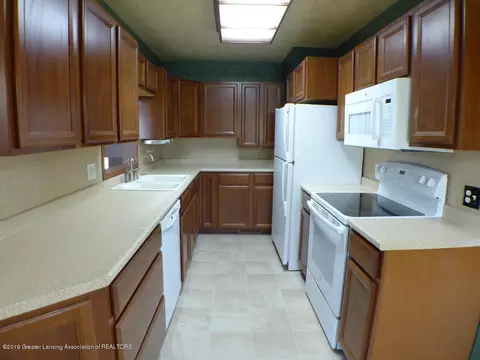 1371 Cloverleaf Rd, Lansing, MI 48906 photo 12