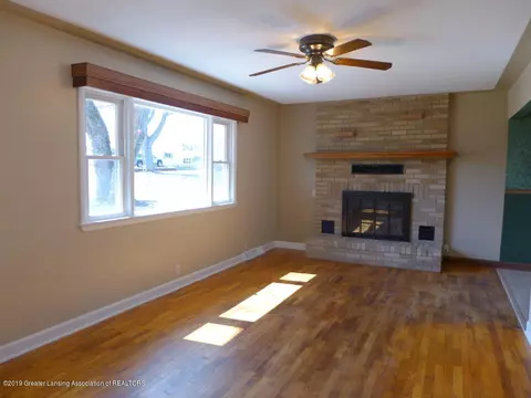 1371 Cloverleaf Rd, Lansing, MI 48906 photo 5