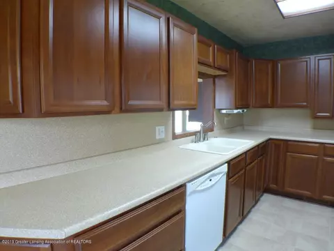 1371 Cloverleaf Rd, Lansing, MI 48906 photo 13