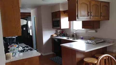 10932 Broadbent Rd, Lansing, MI 48917 photo 6