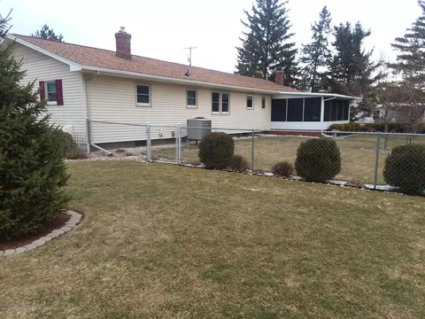 10932 Broadbent Rd, Lansing, MI 48917 photo 3
