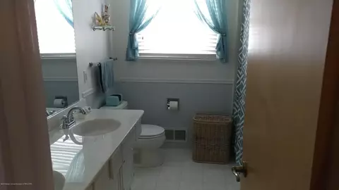 10932 Broadbent Rd, Lansing, MI 48917 photo 9