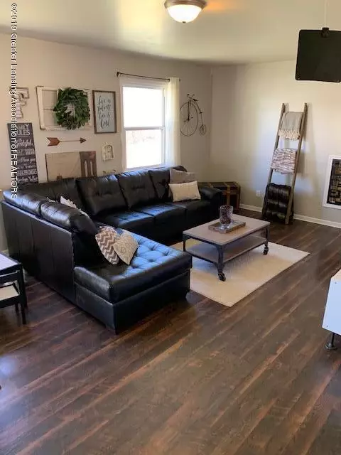 599 Devon Dr, Eaton Rapids, MI 48827 photo 4
