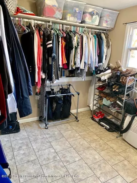 599 Devon Dr, Eaton Rapids, MI 48827 photo 8