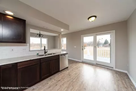 8512 E State Rd, Haslett, MI 48840 photo 3