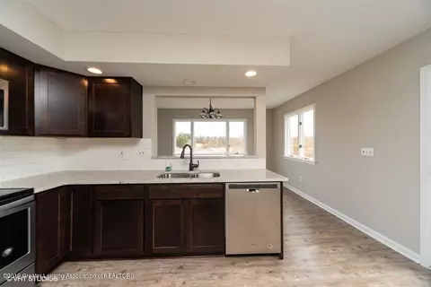8512 E State Rd, Haslett, MI 48840 photo 4