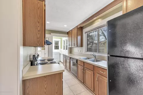 1009 Britten Ave, Lansing, MI 48910 photo 11