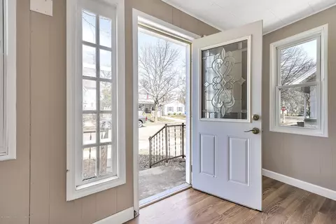 1009 Britten Ave, Lansing, MI 48910 photo 5