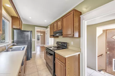 1009 Britten Ave, Lansing, MI 48910 photo 14