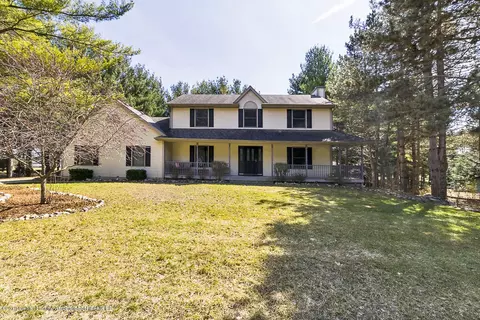 12615 Red Pine Ln, Perry, MI 48872 photo 2