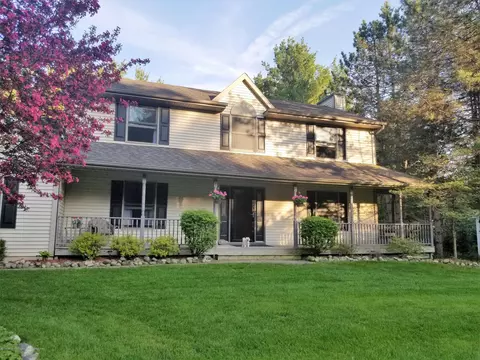 12615 Red Pine Ln, Perry, MI 48872 photo 1