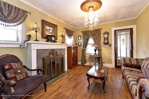 608 E Willard Ave, Lansing, MI 48910 photo 4