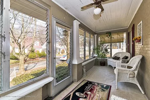 608 E Willard Ave, Lansing, MI 48910 photo 2