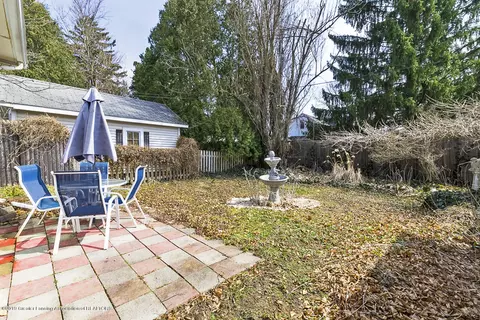 608 E Willard Ave, Lansing, MI 48910 photo 23