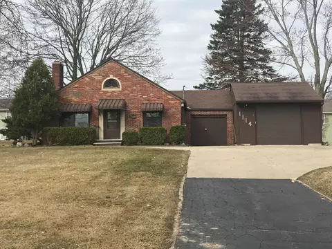 1114 Turner St, Dewitt, MI 48820 photo 2