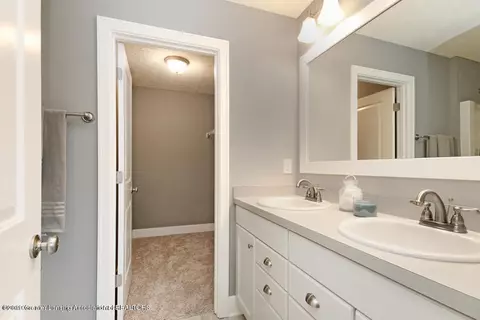 3770 Danbridge Dr, Lansing, MI 48906 photo 33