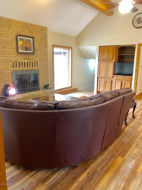 512 E Main St, Dewitt, MI 48820 photo 10