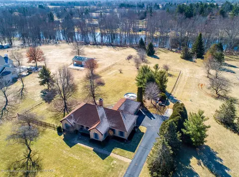 512 E Main St, Dewitt, MI 48820 photo 3