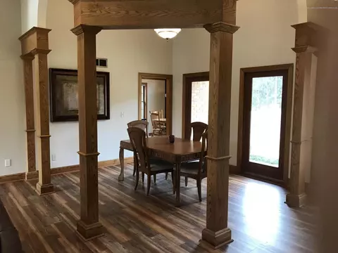 512 E Main St, Dewitt, MI 48820 photo 8