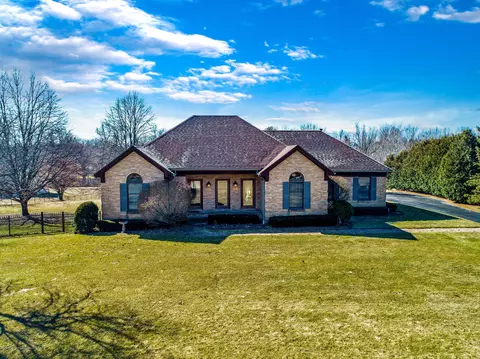 512 E Main St, Dewitt, MI 48820 photo 2