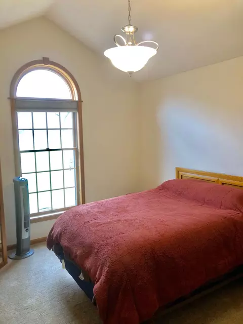 512 E Main St, Dewitt, MI 48820 photo 16