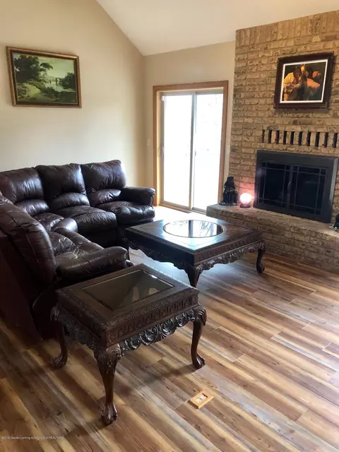 512 E Main St, Dewitt, MI 48820 photo 9