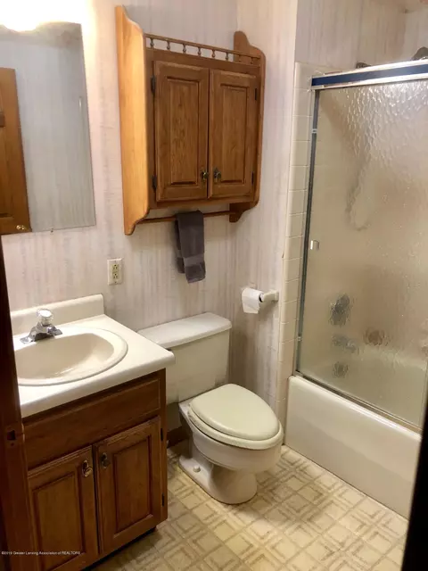 512 E Main St, Dewitt, MI 48820 photo 18
