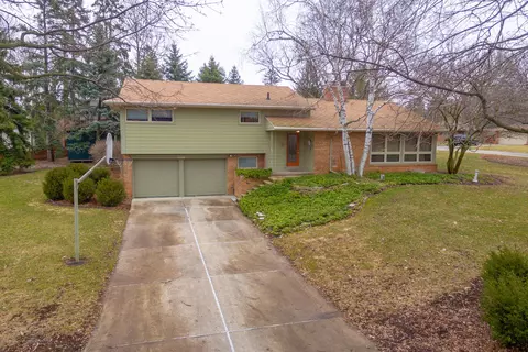 2117 Tomahawk Rd, Okemos, MI 48864 photo 2