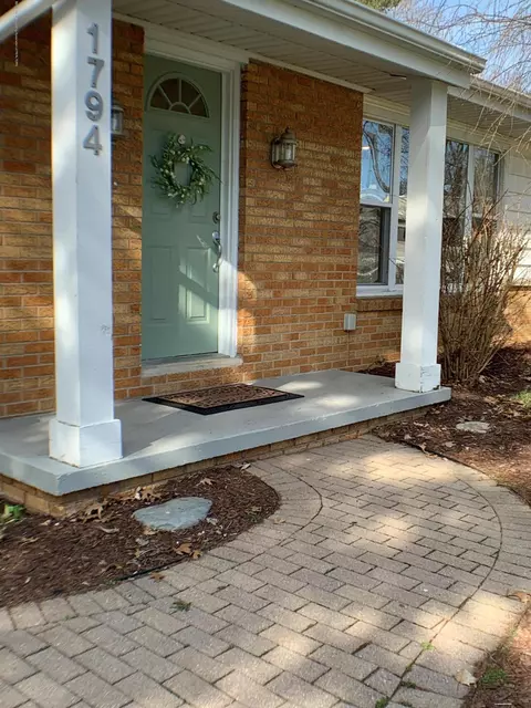 1794 Michael St, Haslett, MI 48840 photo 3