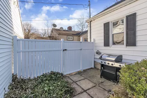 2209 Alpha St, Lansing, MI 48910 photo 25