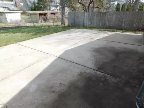 329 E Cherry St, Mason, MI 48854 photo 3