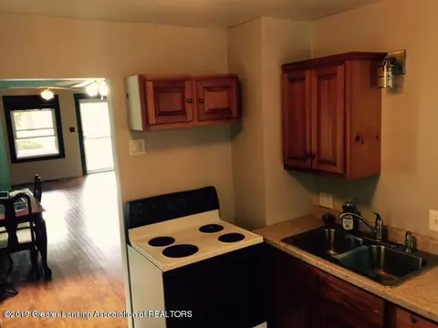 910 W Willow St, Lansing, MI 48915 photo 5