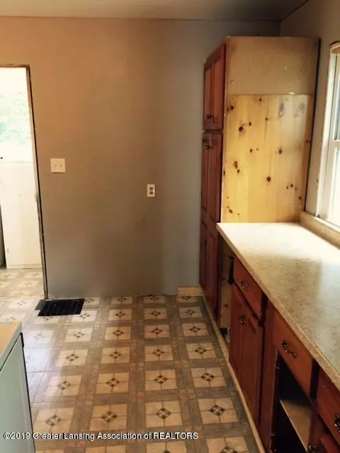 910 W Willow St, Lansing, MI 48915 photo 15