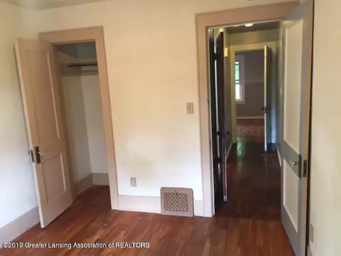 910 W Willow St, Lansing, MI 48915 photo 6