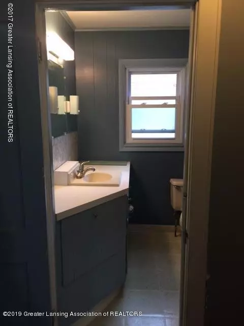 910 W Willow St, Lansing, MI 48915 photo 9