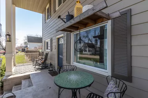 606 S Maple Ave, Maple Rapids, MI 48853 photo 2