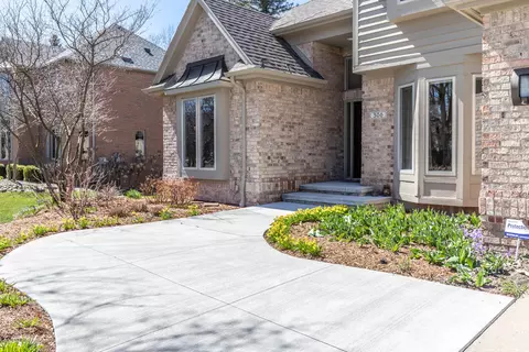 306 W Spring Meadows Ln, Dewitt, MI 48820 photo 3