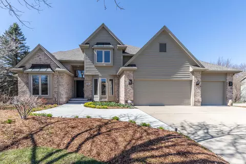 306 W Spring Meadows Ln, Dewitt, MI 48820 photo 2