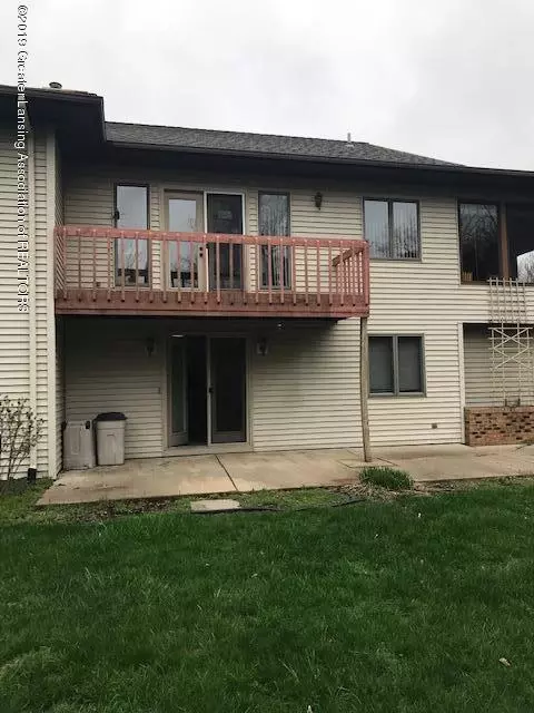 706 Larchmont St, Dewitt, MI 48820 photo 2