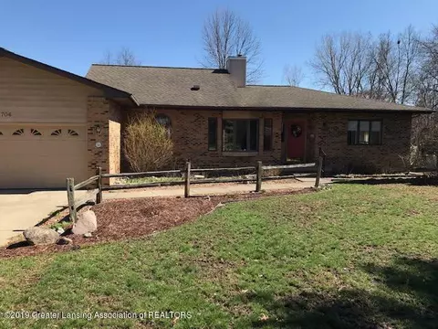 706 Larchmont St, Dewitt, MI 48820 photo 1