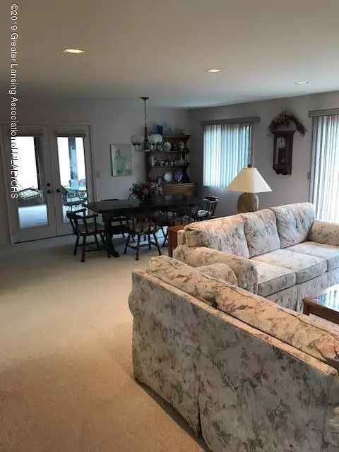 706 Larchmont St, Dewitt, MI 48820 photo 4