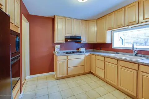 2000 Culver Ave, Lansing, MI 48906 photo 7