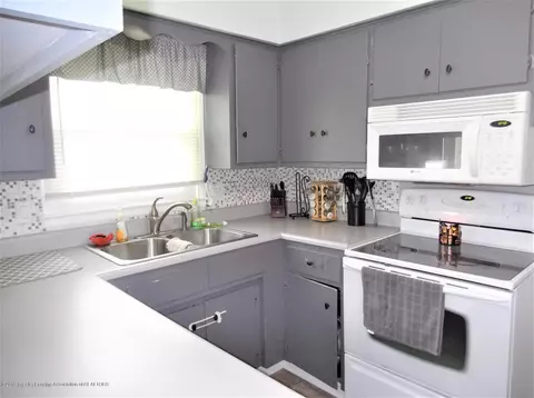 310 Iris Ave, Lansing, MI 48917 photo 13