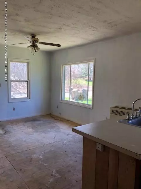 919 Bates St, Lansing, MI 48906 photo 7