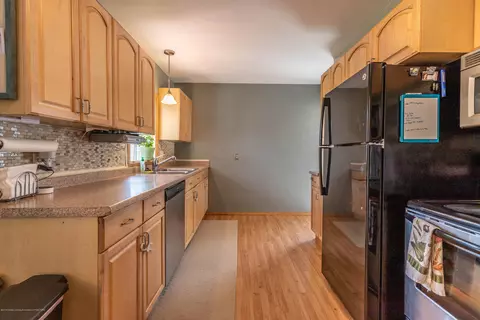 4639 Devonshire Ave, Lansing, MI 48910 photo 3