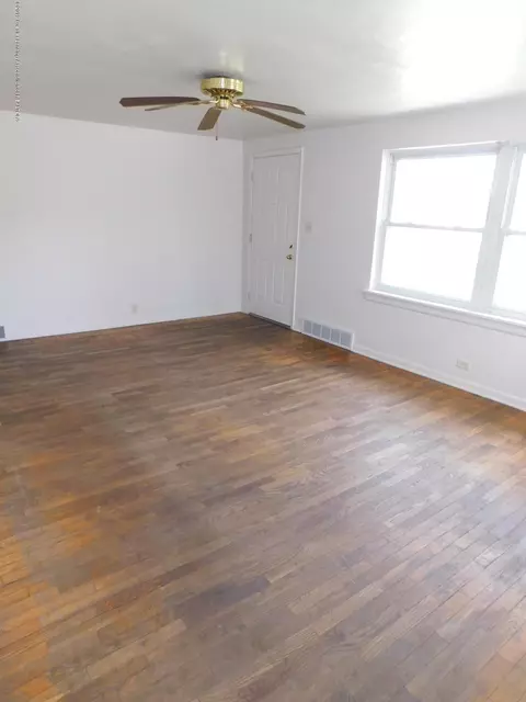 953 N Cedar Rd, Mason, MI 48854 photo 5