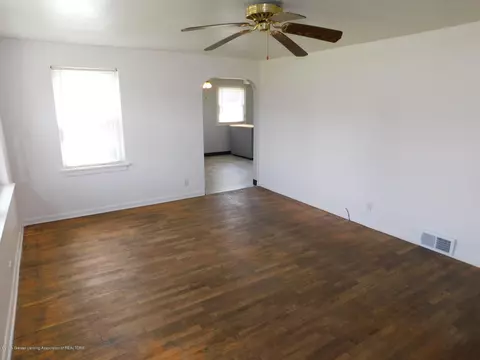 953 N Cedar Rd, Mason, MI 48854 photo 6