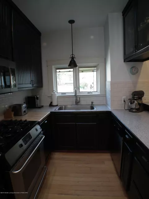 306 E Front St, Grand Ledge, MI 48837 photo 11